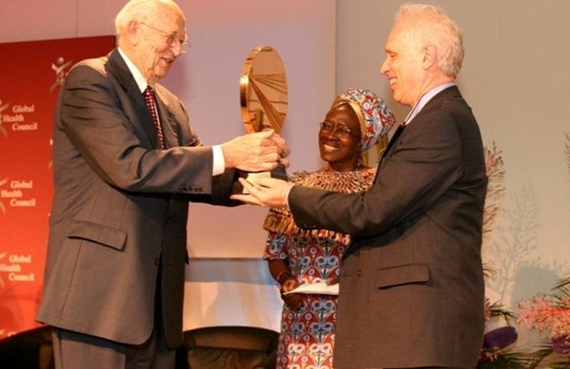 2005 - Amref viene insignita del Bill and Melinda Gates Award per la salute globale.
